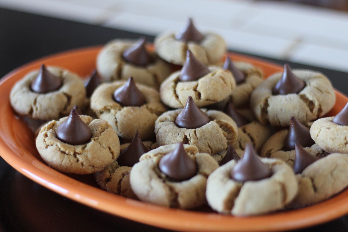peanut butter blossoms, peanut butter cookies, currently crushing