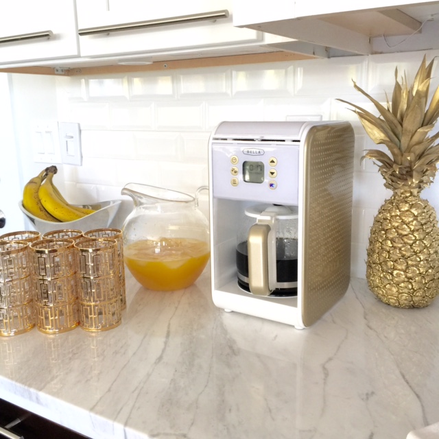 currently crushing, bella dots coffeemaker, bella appliances, bella dots toaster, gilded pineapples, brunch recipes