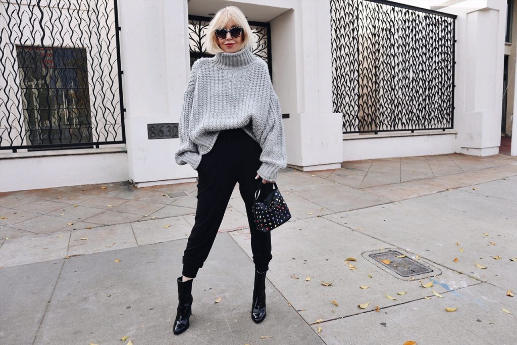 currently crushing, hm oversized sweater, chanel booties, studio 33 bag, tiffany sunglasses at sunglass hut, express joggers